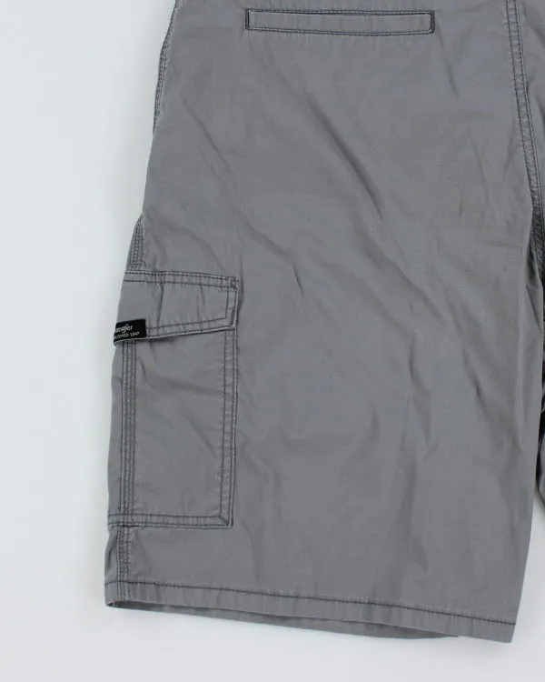 Vintage Wrangler Workwear Wide Fit Shorts - W40 L9 sold by Rokit product image thumbnail 4
