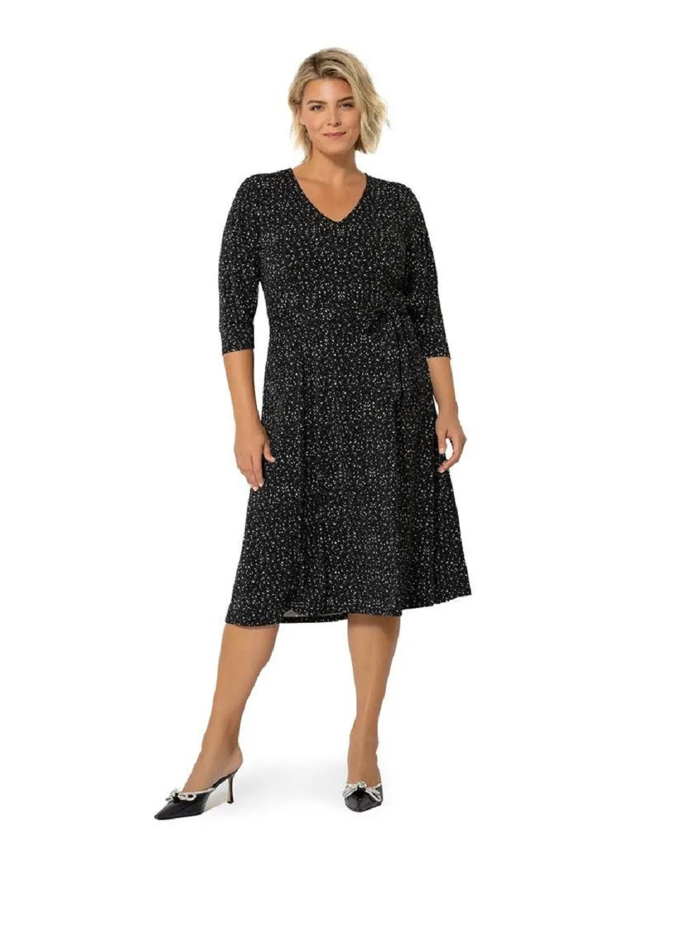 Leota Women's Eliza Belted Dress Black Size 2X sold by Ruumur