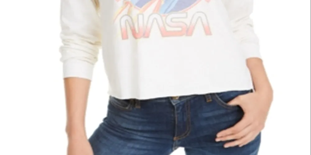 True Vintage Women's Graphic Crew Neck T-Shirt White Size Large sold by Ruumur product image thumbnail 3