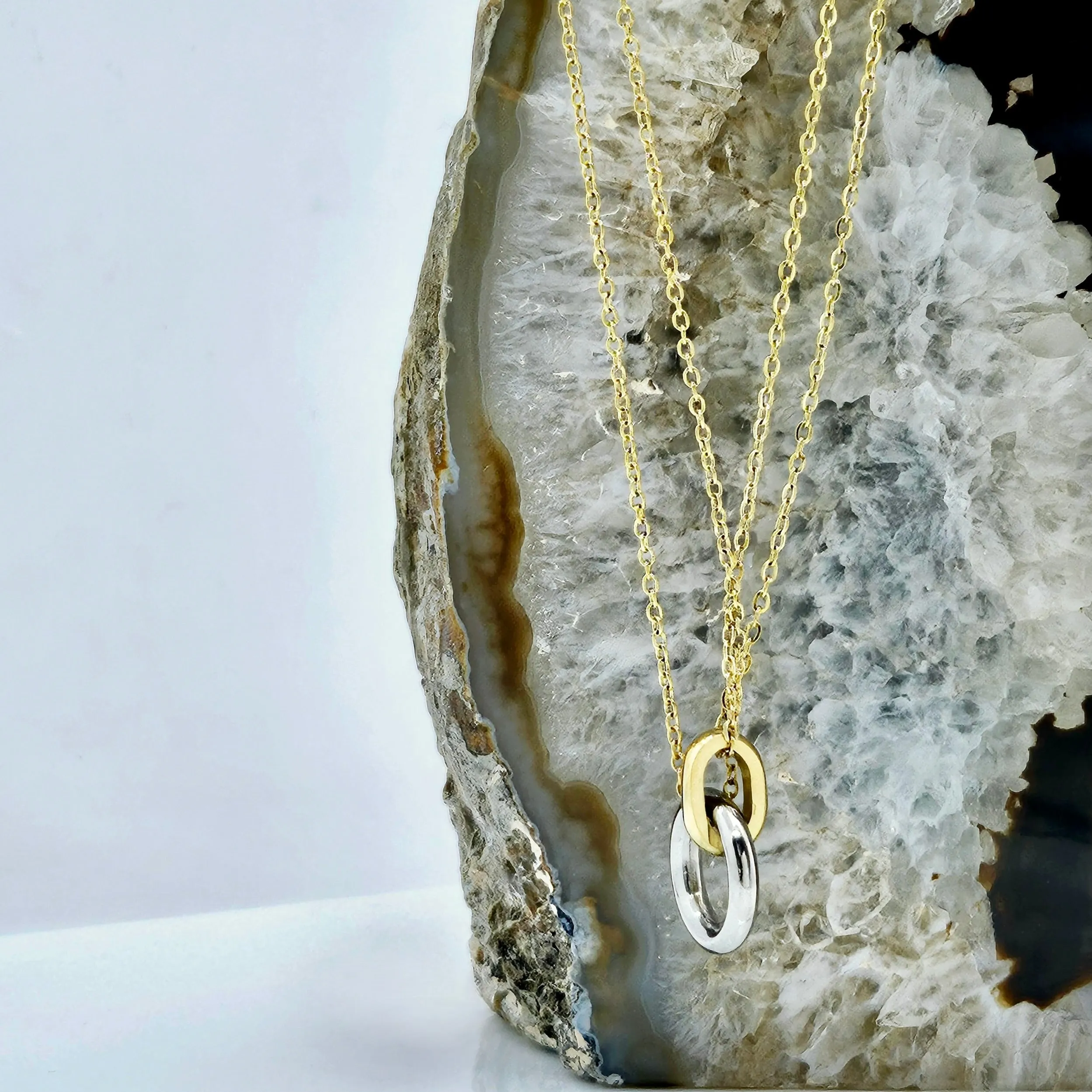 Double Chain Interlocking Circle Hypoallergenic Necklace sold by Ruumur product image thumbnail 3