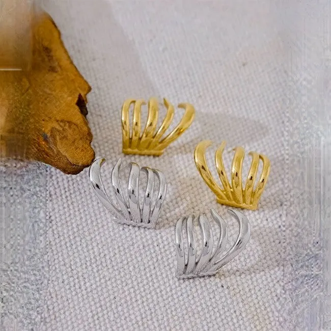 Claw Design Hoop Earrings sold by Ruumur product image thumbnail 2