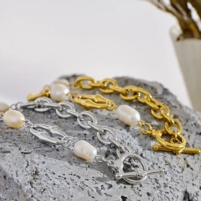 18K Gold-Plated Necklace with Freshwater Pearls & Toggle Clasp sold by Ruumur product image thumbnail 2