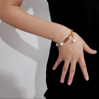 18K Gold Plated Paperclip Chain Link Bracelet with Freshwater Pearls sold by Ruumur product image thumbnail 2