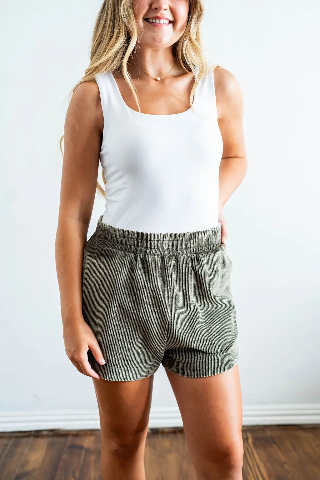 ELLA TANK sold by Ruumur product image thumbnail 2