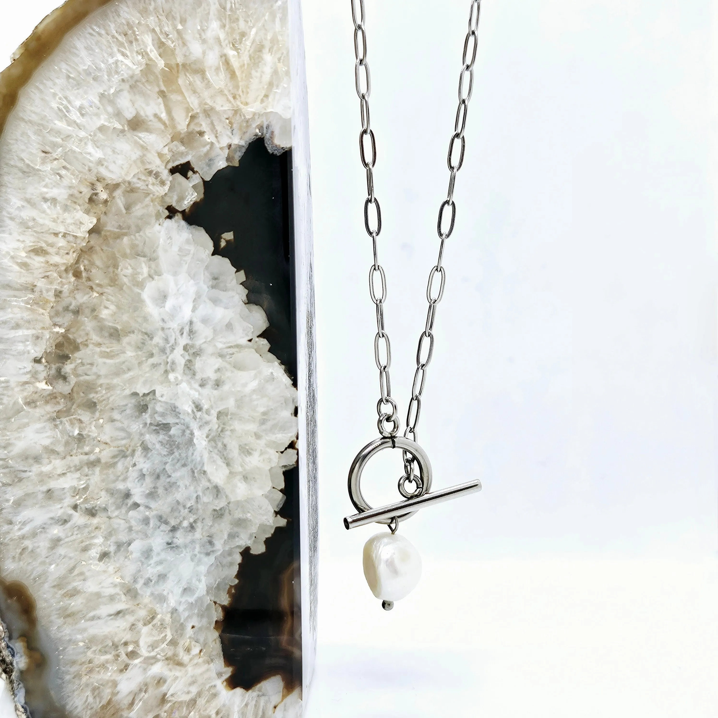 Freshwater Pearl Toggle Hypoallergenic Necklace sold by Ruumur product image thumbnail 4