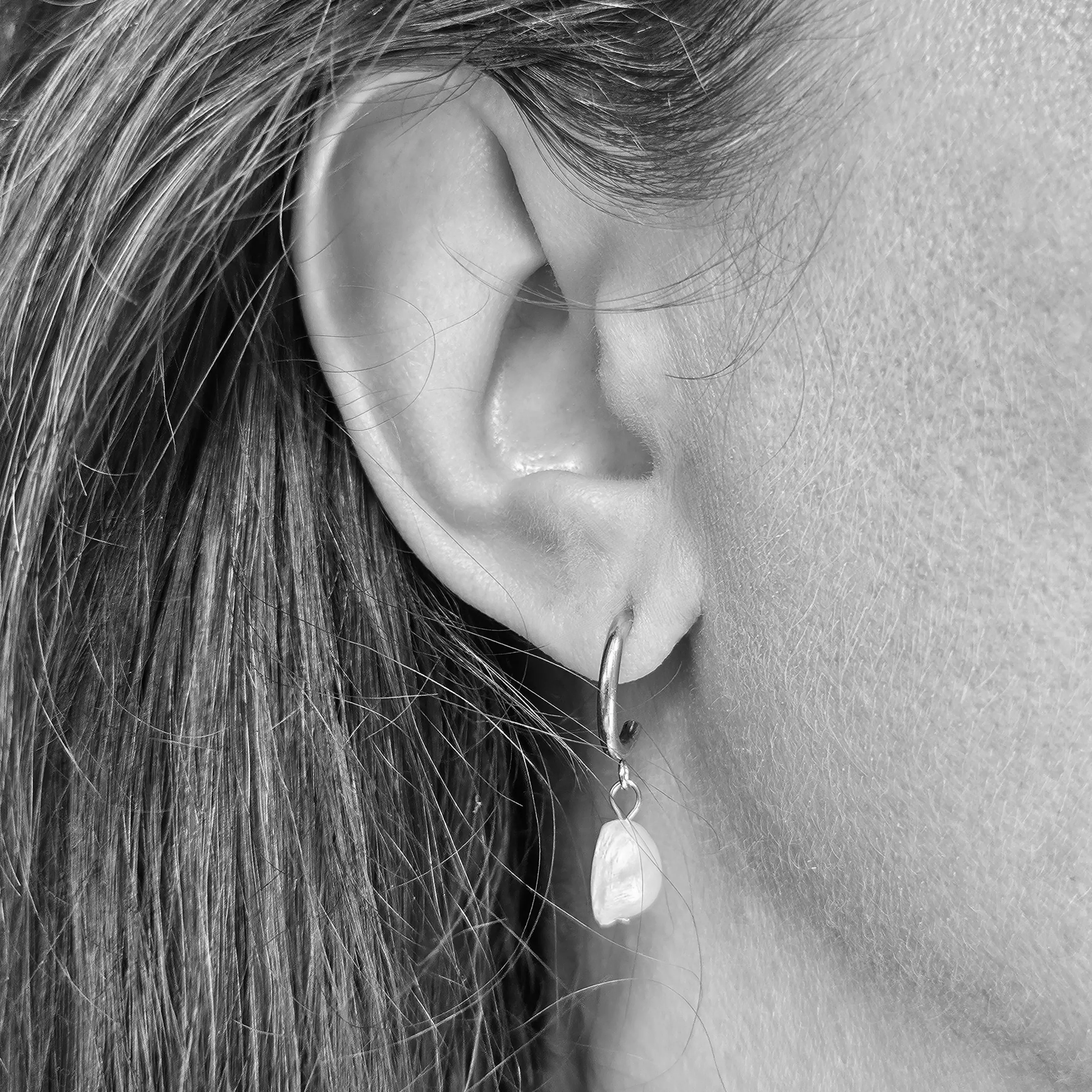 Natural Freshwater Pearl Hypoallergenic Earrings sold by Ruumur product image thumbnail 4