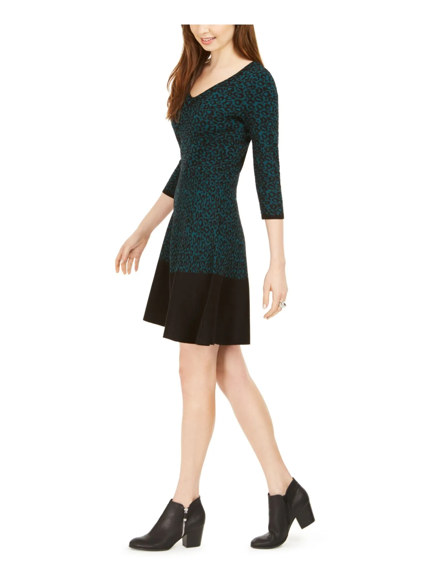 Taylor Women's Printed 3/4 Sleeve V Neck Top Green Size X-Large sold by Ruumur product image thumbnail 3