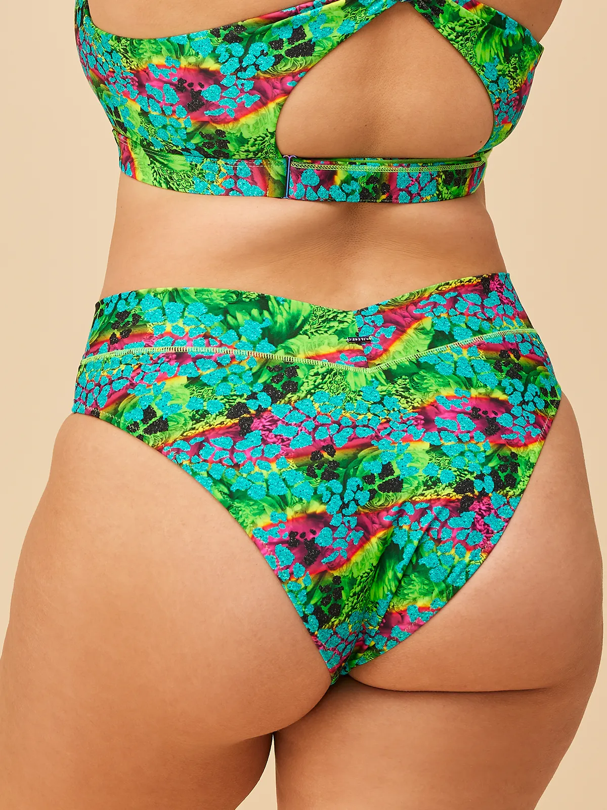 V High Waist Bottom sold by SHEFIT product image thumbnail 2