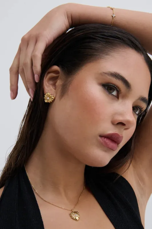 Brie Pearl Earrings - Gold sold by Salty Crush