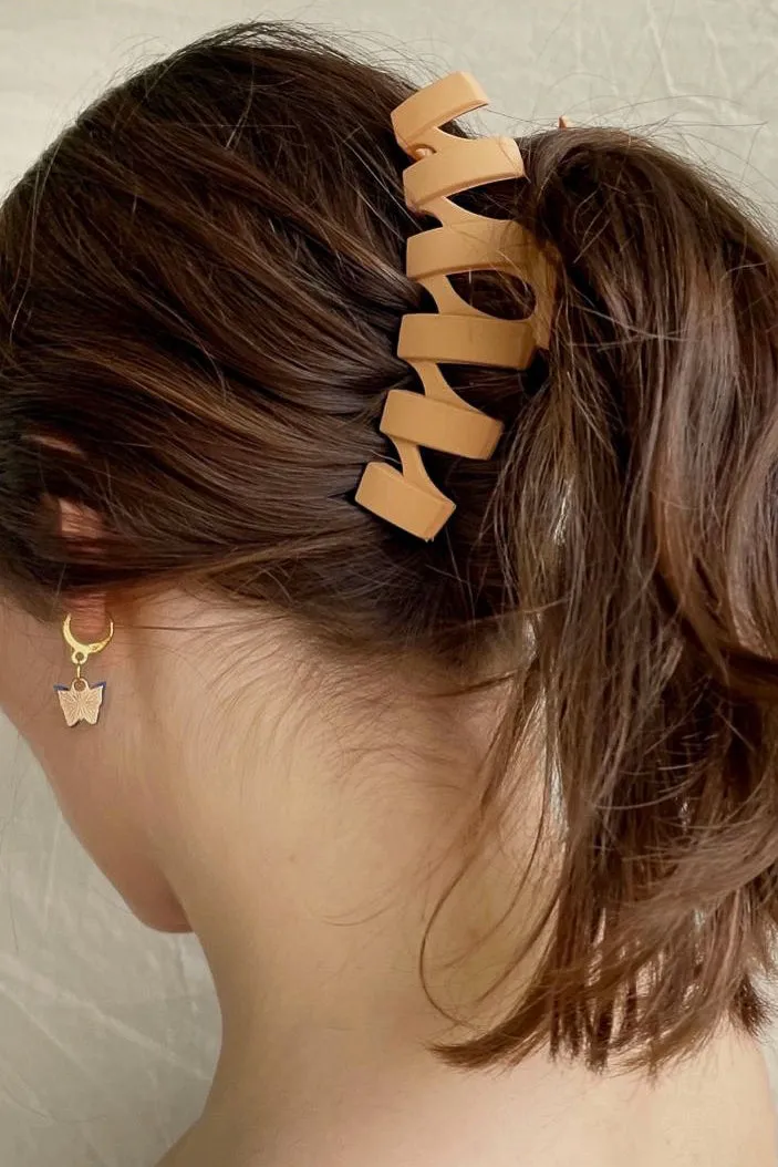 Brooke Wavy Claw Clip - Beige sold by Salty Crush product image thumbnail 2