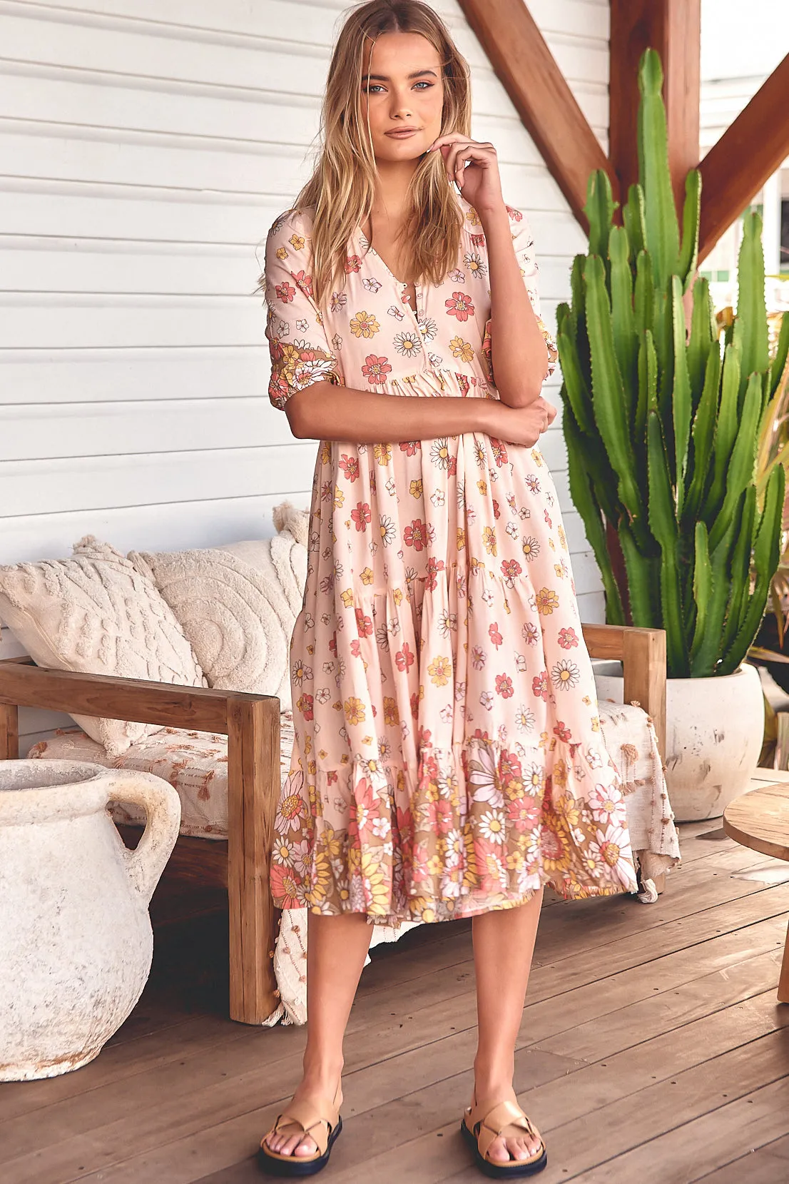 JAASE - Eve Midi Dress: V-Neck Tiered Dress with Option Waist Tie in Daisies Print sold by Salty Crush product image thumbnail 4