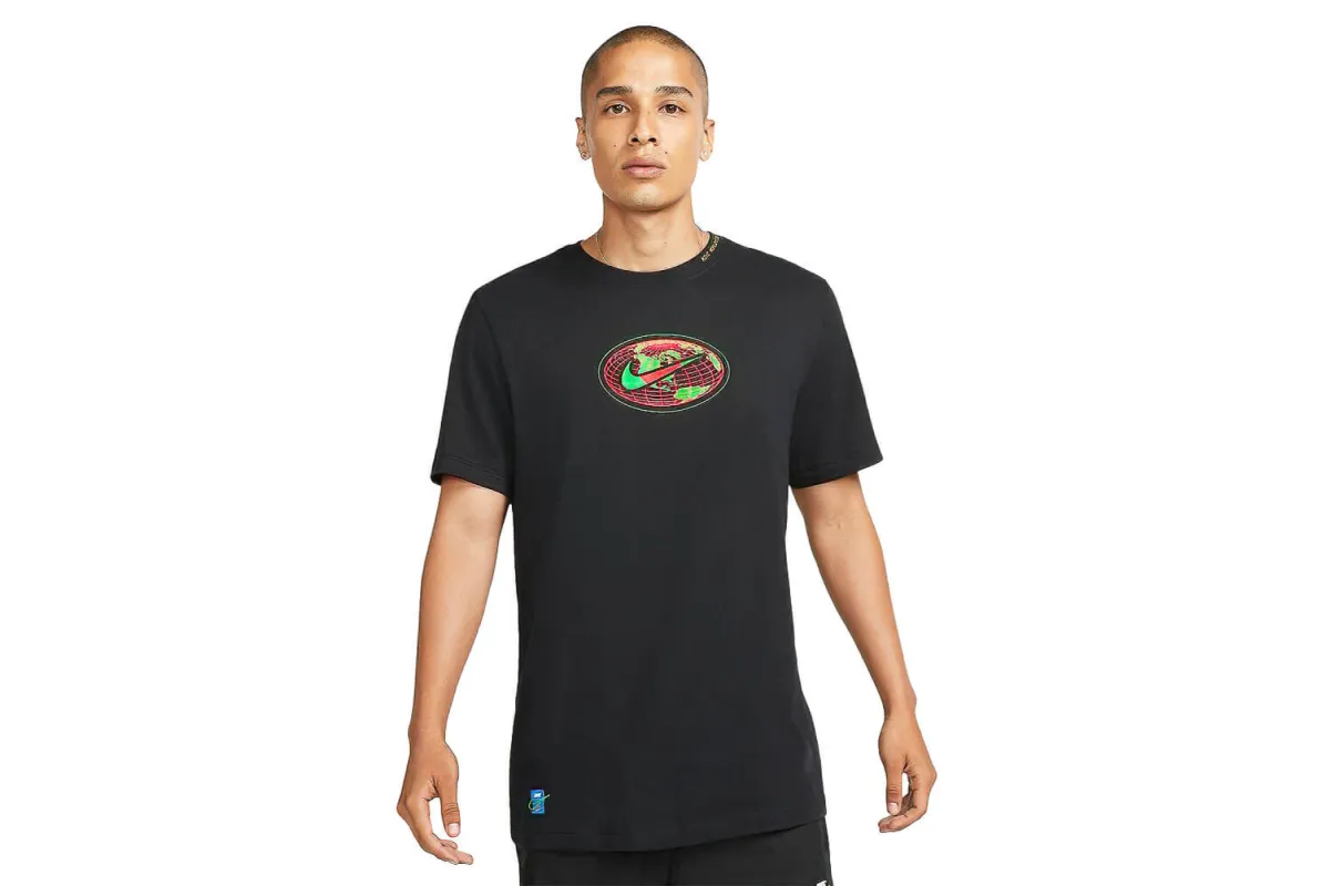 Worldwide Globe T-Shirt sold by Schrittmacher Sneakerhandlung