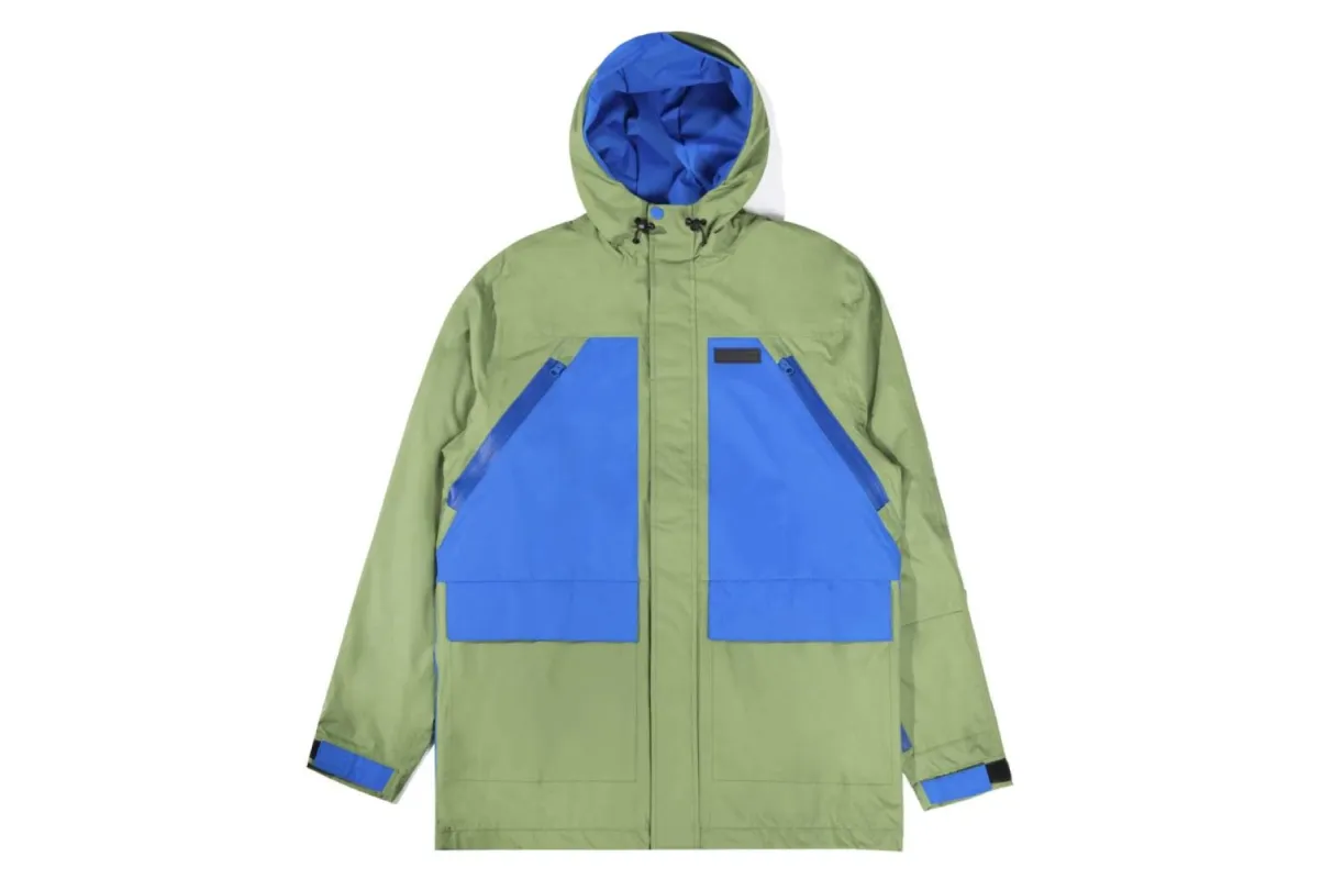 Shrubland Jacket sold by Schrittmacher Sneakerhandlung