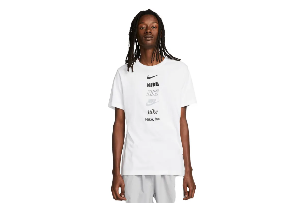 Club+ T-Shirt sold by Schrittmacher Sneakerhandlung