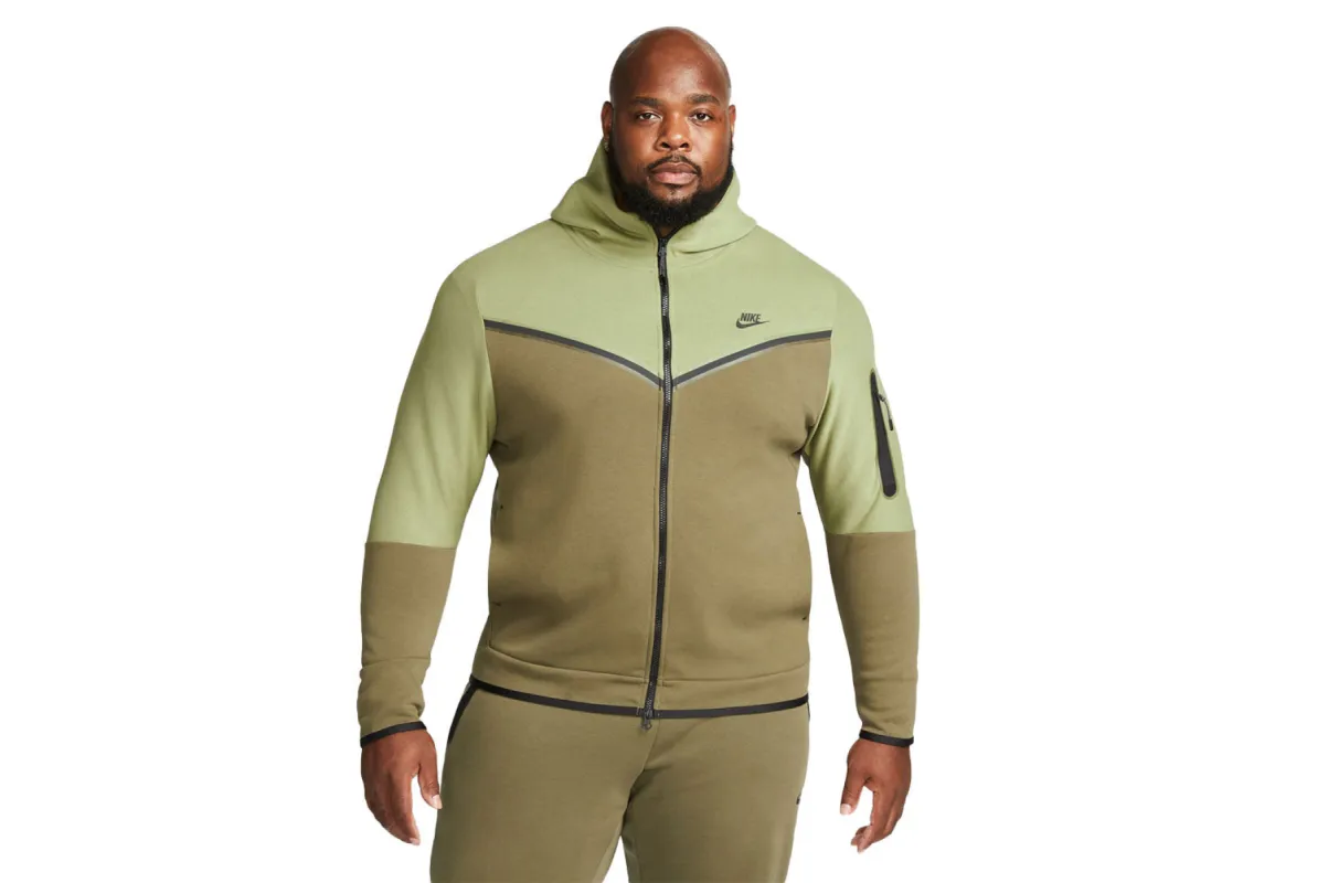 Tech Fleece Jacke sold by Schrittmacher Sneakerhandlung