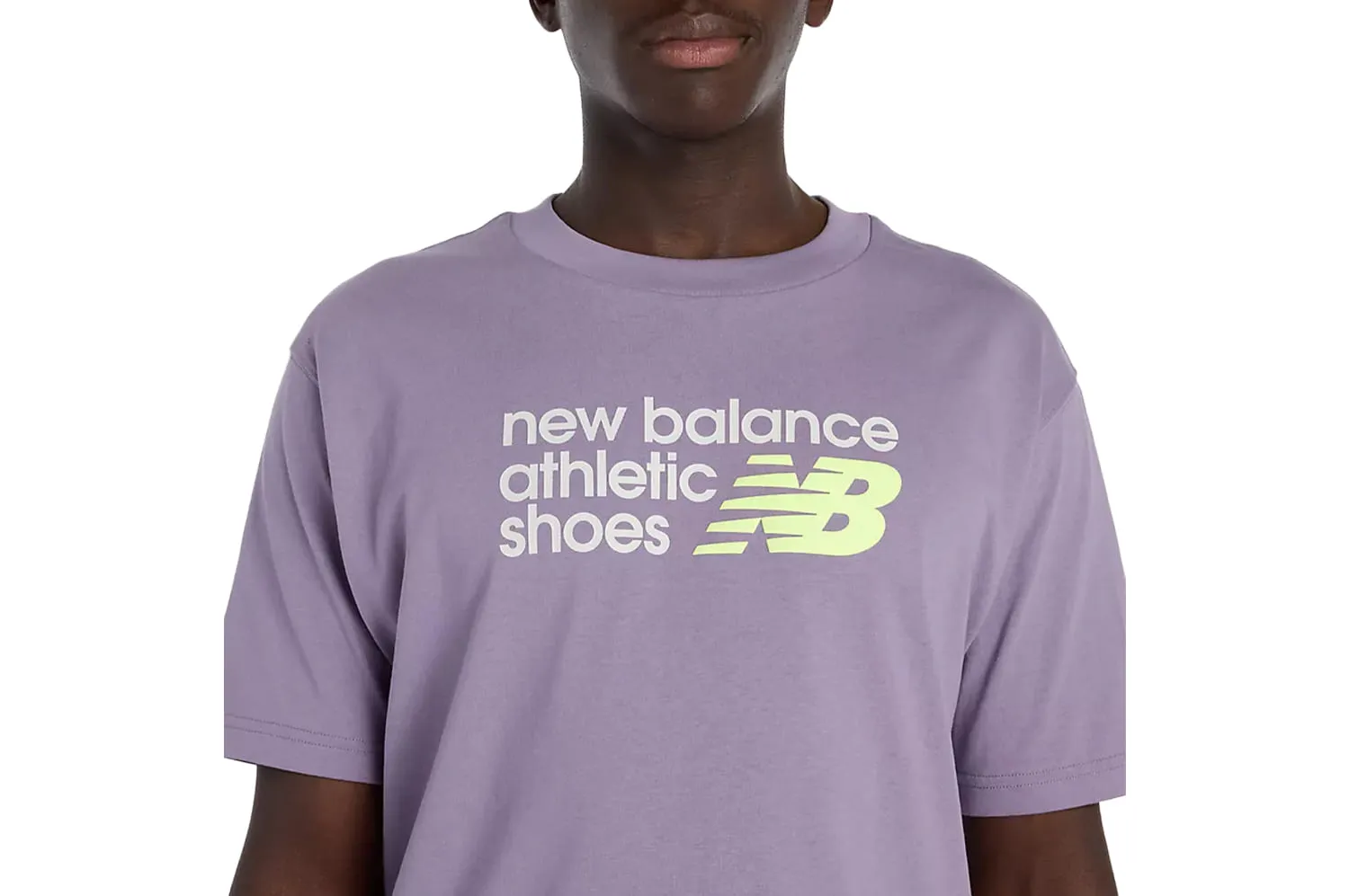 Athletics Premium Relaxed Chest Logo T-Shirt sold by Schrittmacher Sneakerhandlung product image thumbnail 4