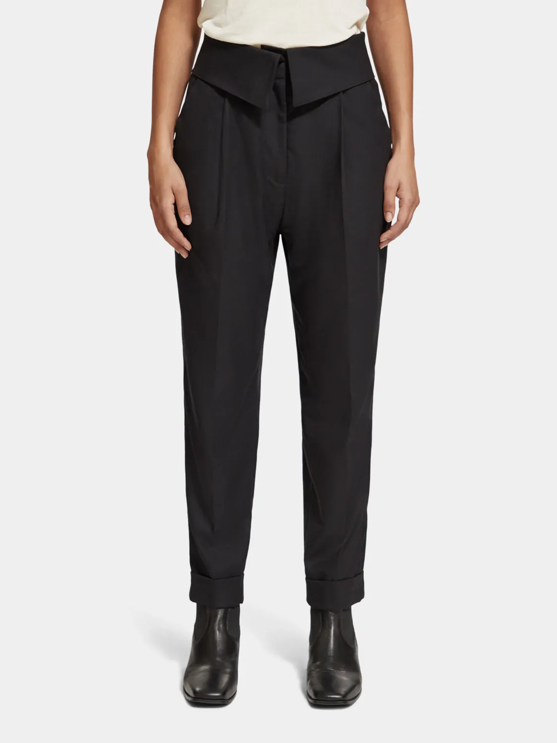 Lily tailored pants sold by Scotch and Soda