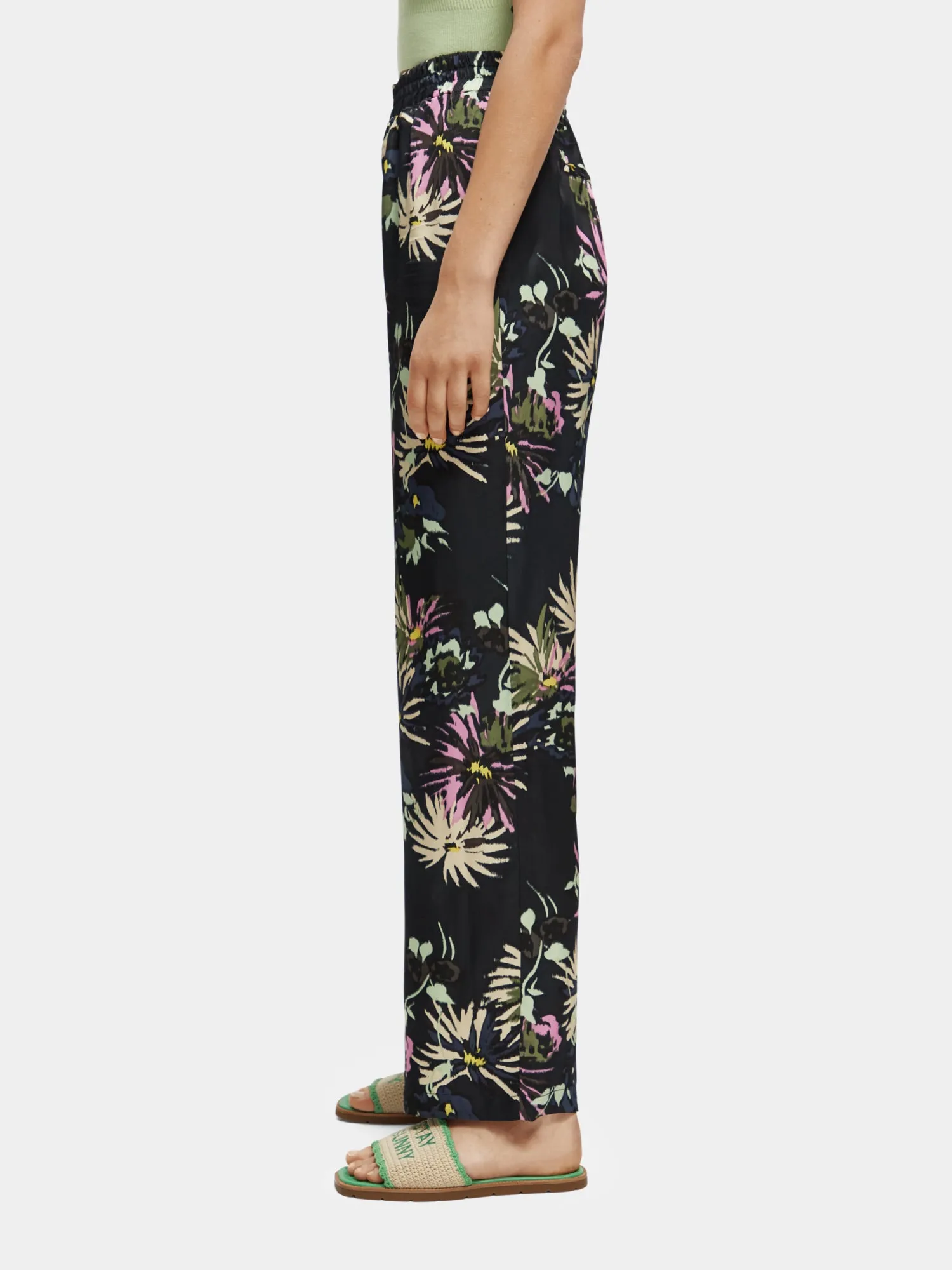 Gia mid-rise wide-leg printed silky pants sold by Scotch and Soda product image thumbnail 4