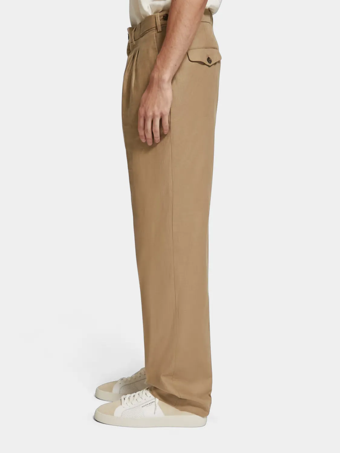 Pleated linen blend chinos sold by Scotch and Soda product image thumbnail 4