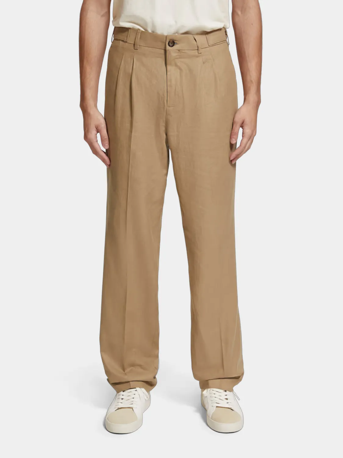 Pleated linen blend chinos sold by Scotch and Soda