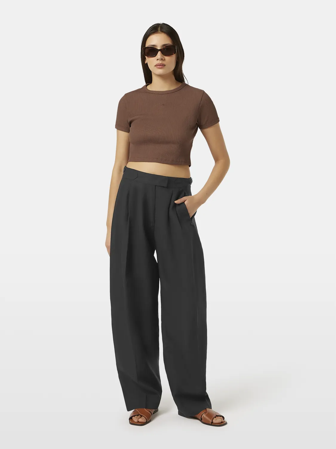 Quinn pleated pants sold by Scotch and Soda product image thumbnail 4