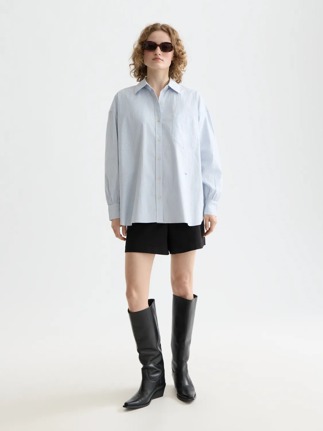 Girlfriend Oxford shirt sold by Scotch & Soda product image thumbnail 4