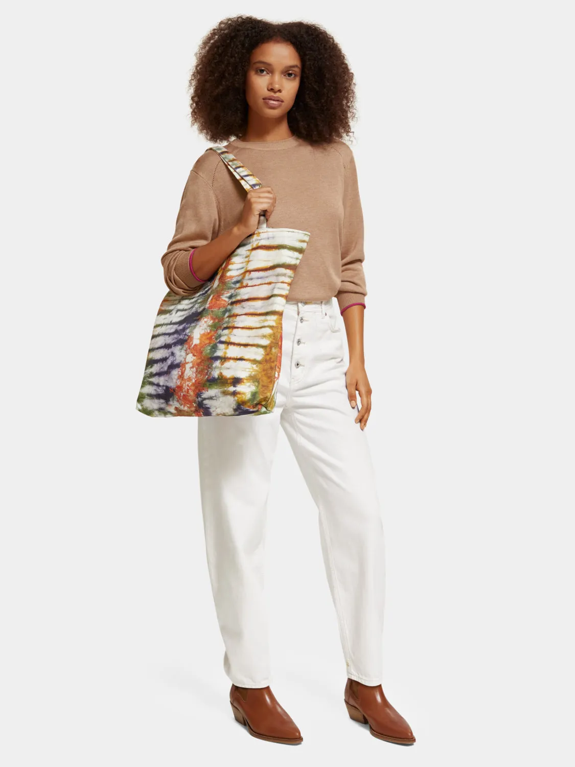 Printed canvas tote bag sold by Scotch and Soda product image thumbnail 4