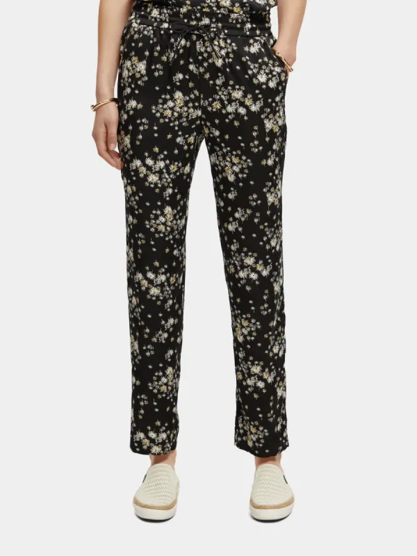 Nina tapered pants sold by Scotch and Soda