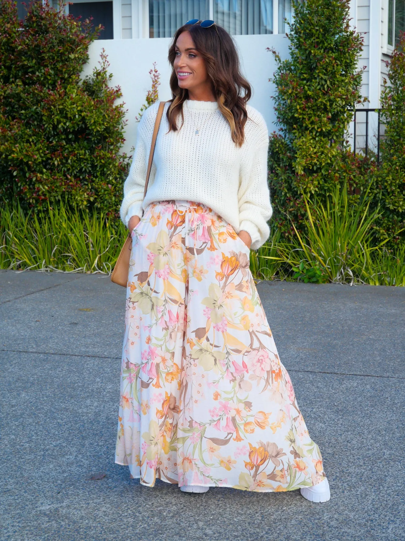 Iris Maxi Arissa Pants White Floral sold by Shine On product image thumbnail 3