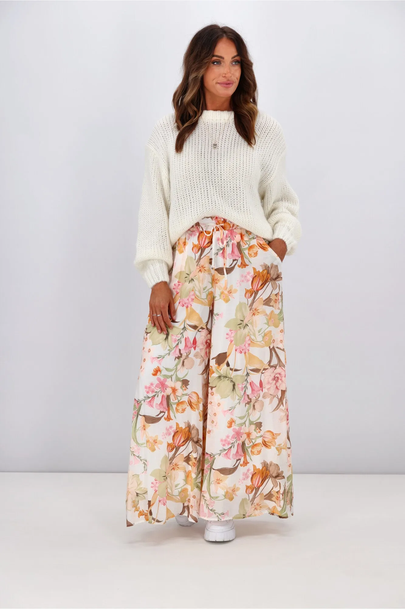 Iris Maxi Arissa Pants White Floral sold by Shine On product image thumbnail 4