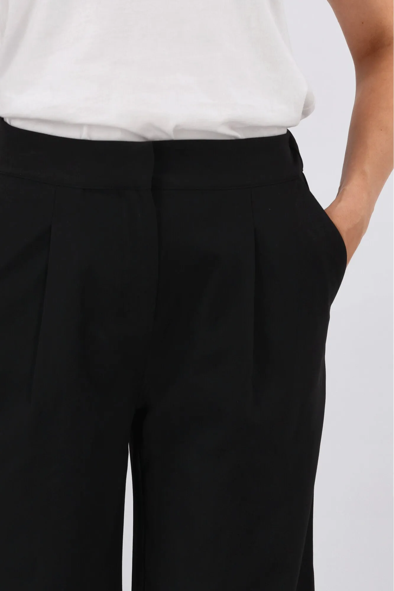 Gloss The Label Lucia Wide Leg Pant Black sold by Shine On product image thumbnail 5