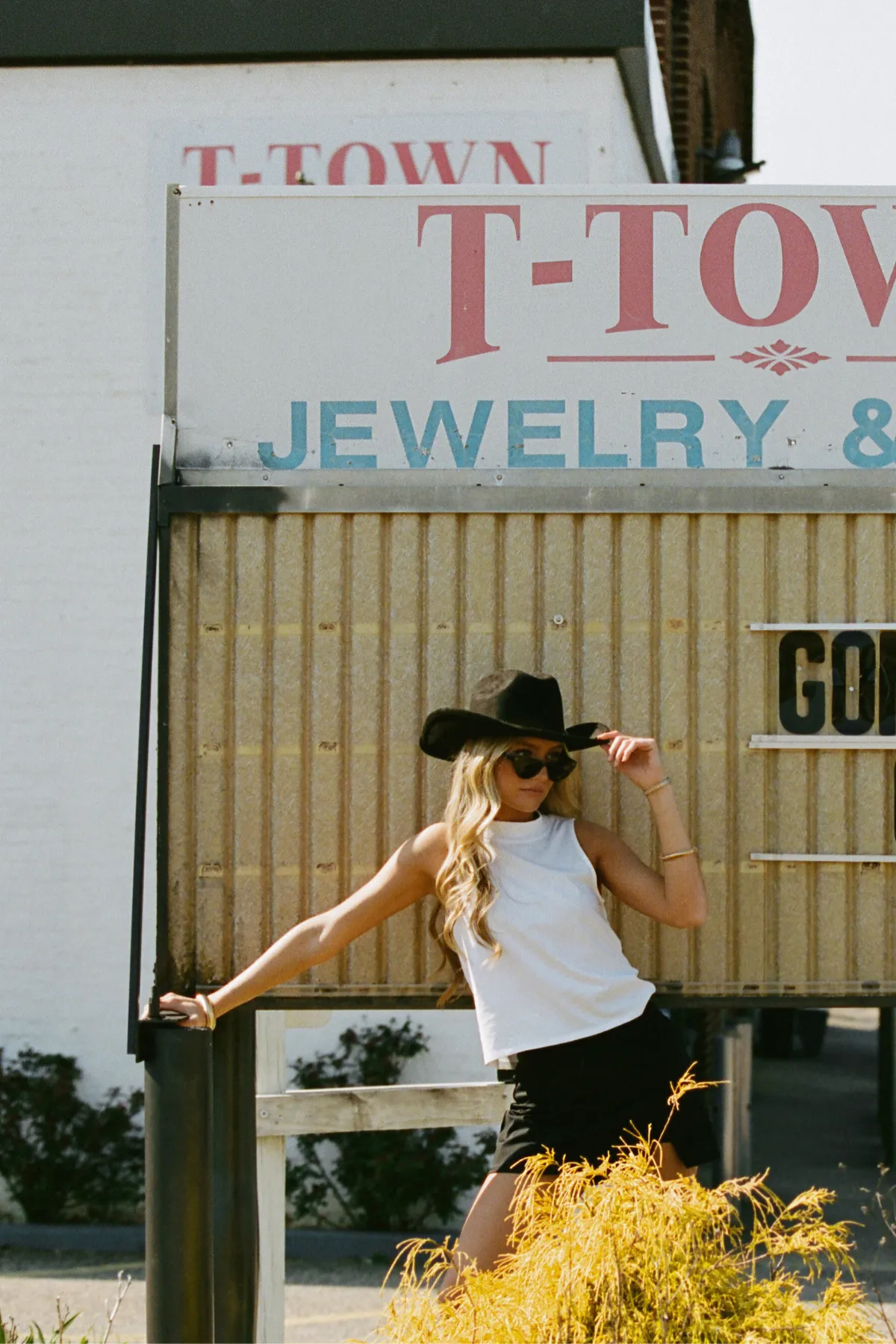 The Sleeveless Mock Neck Tee sold by Sierra Madre Golf product image thumbnail 2