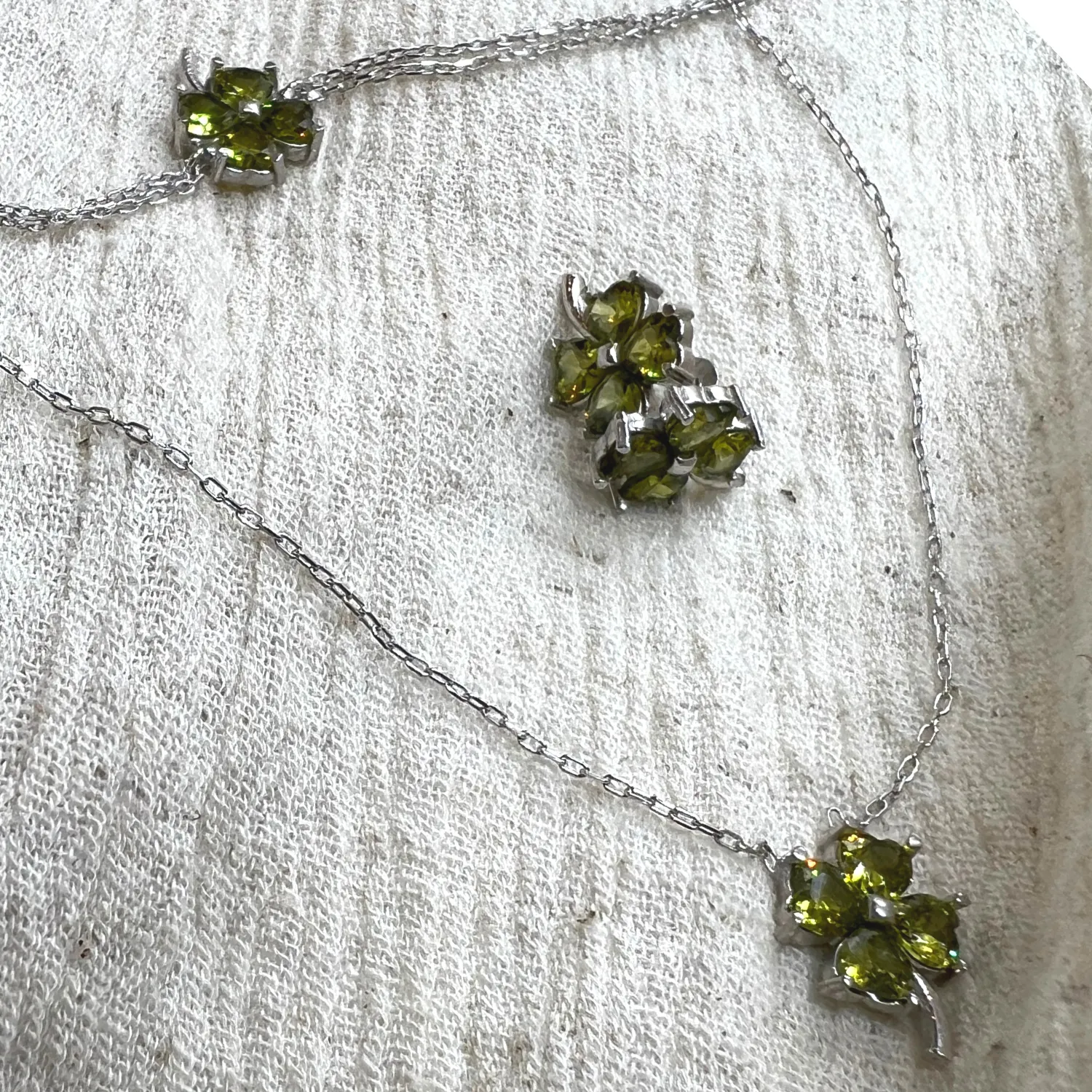 Four Leaf Clover Sterling Silver Necklace - Mystic Green sold by Spero London product image thumbnail 3