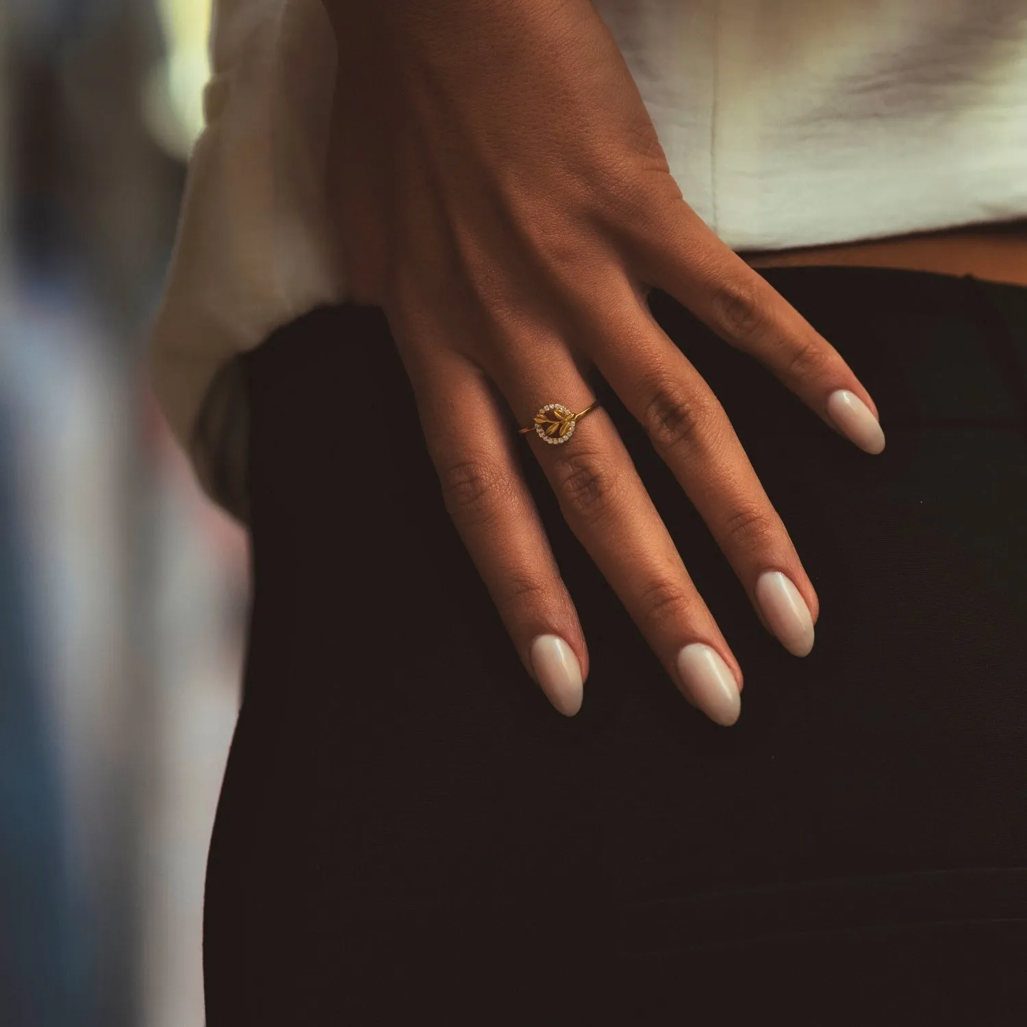 Fine Olive Branch Leaf Circle Halo Ring 14ct Solid Gold sold by Spero London product image thumbnail 3