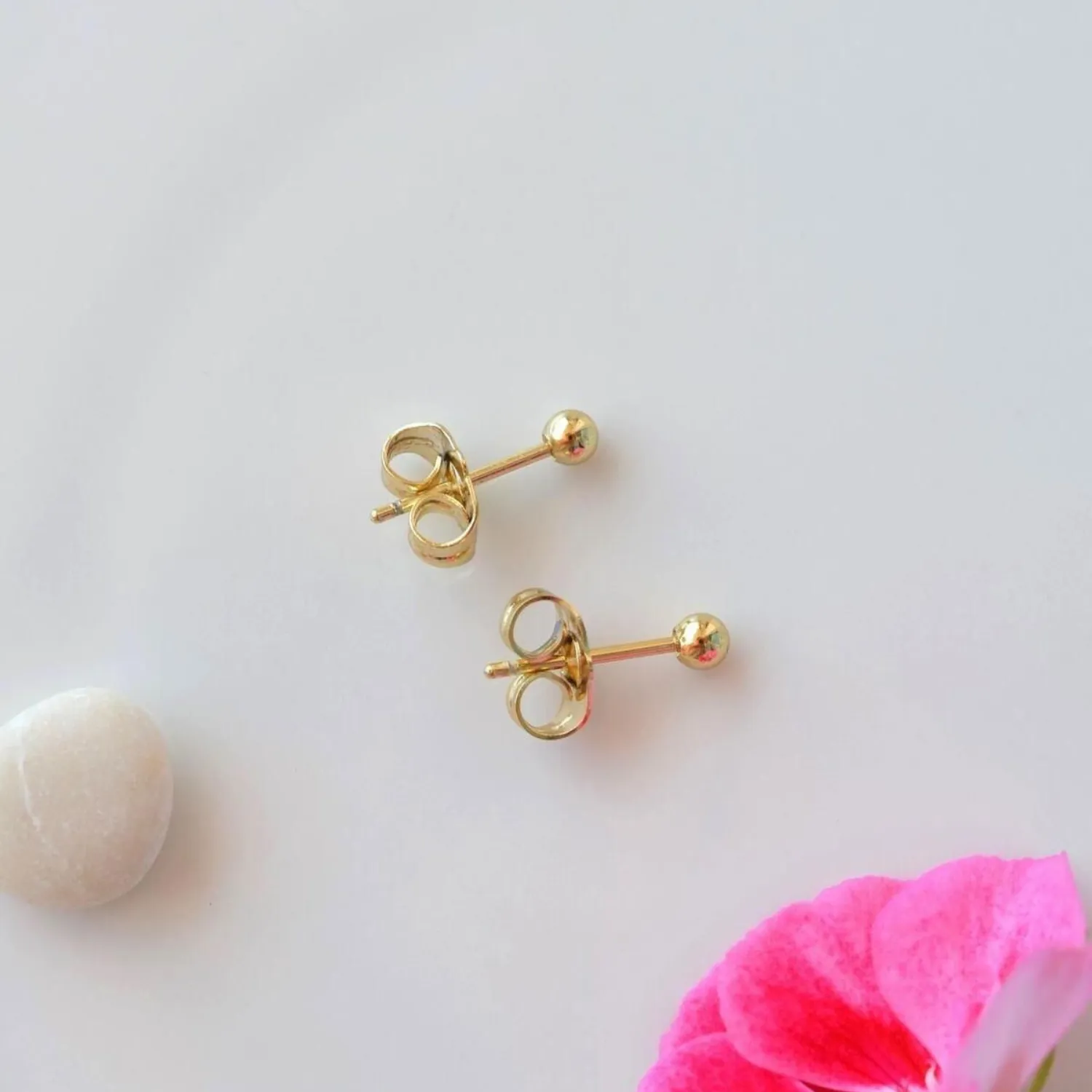 9ct Solid Gold Ball Sphere Stud Earring sold by Spero London product image thumbnail 4