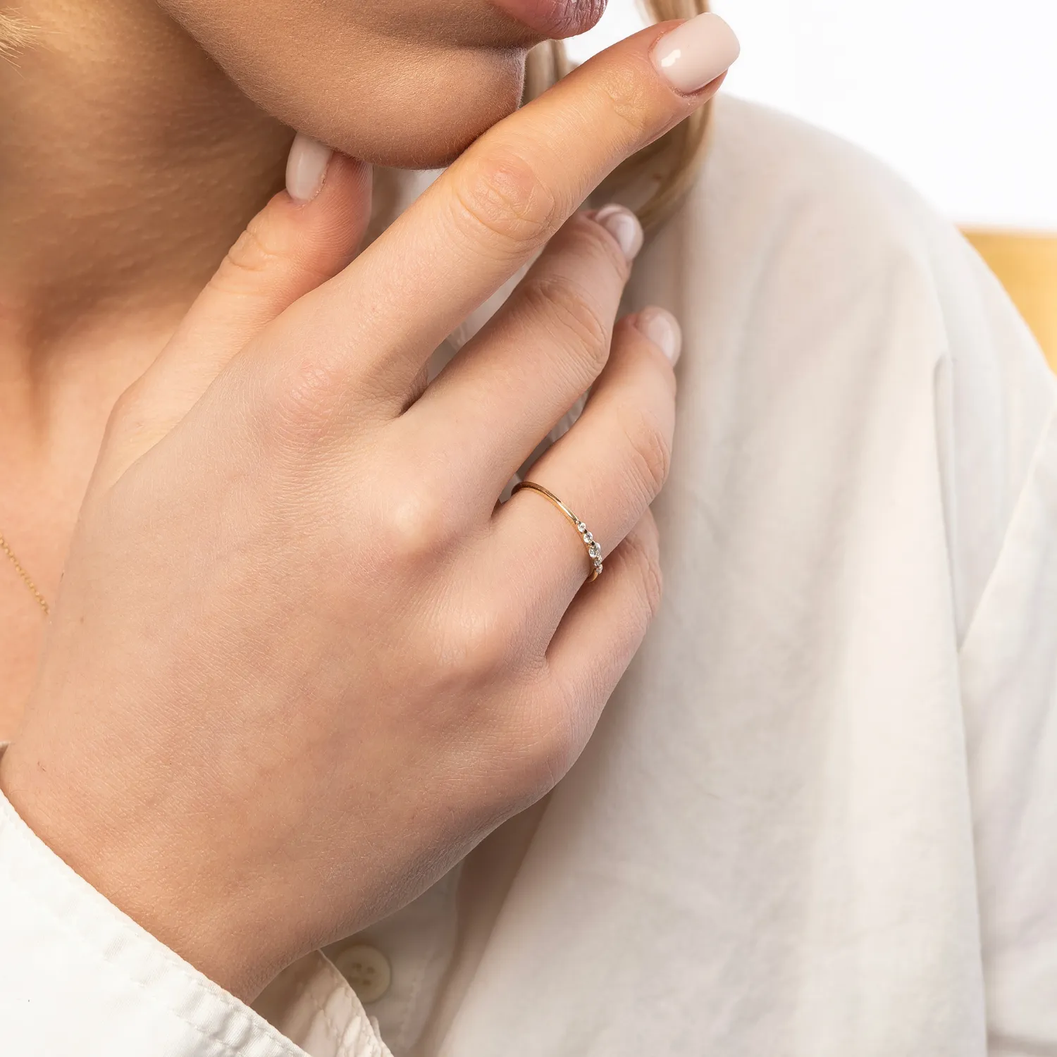 Fine Graduated Diamond Ring 14ct Gold sold by Spero London product image thumbnail 3