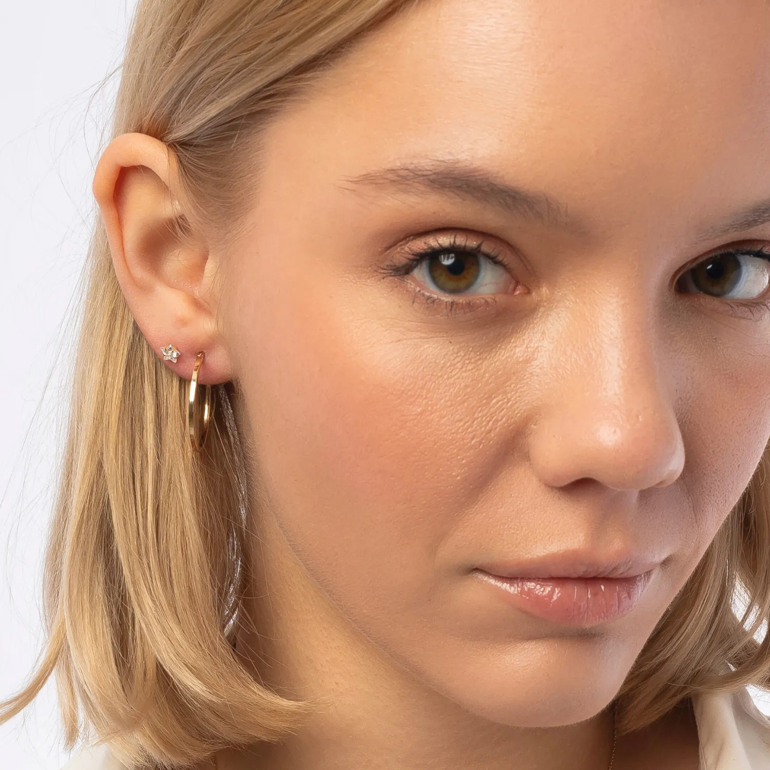 9ct Solid Gold Star Stud Earrings sold by Spero London product image thumbnail 4