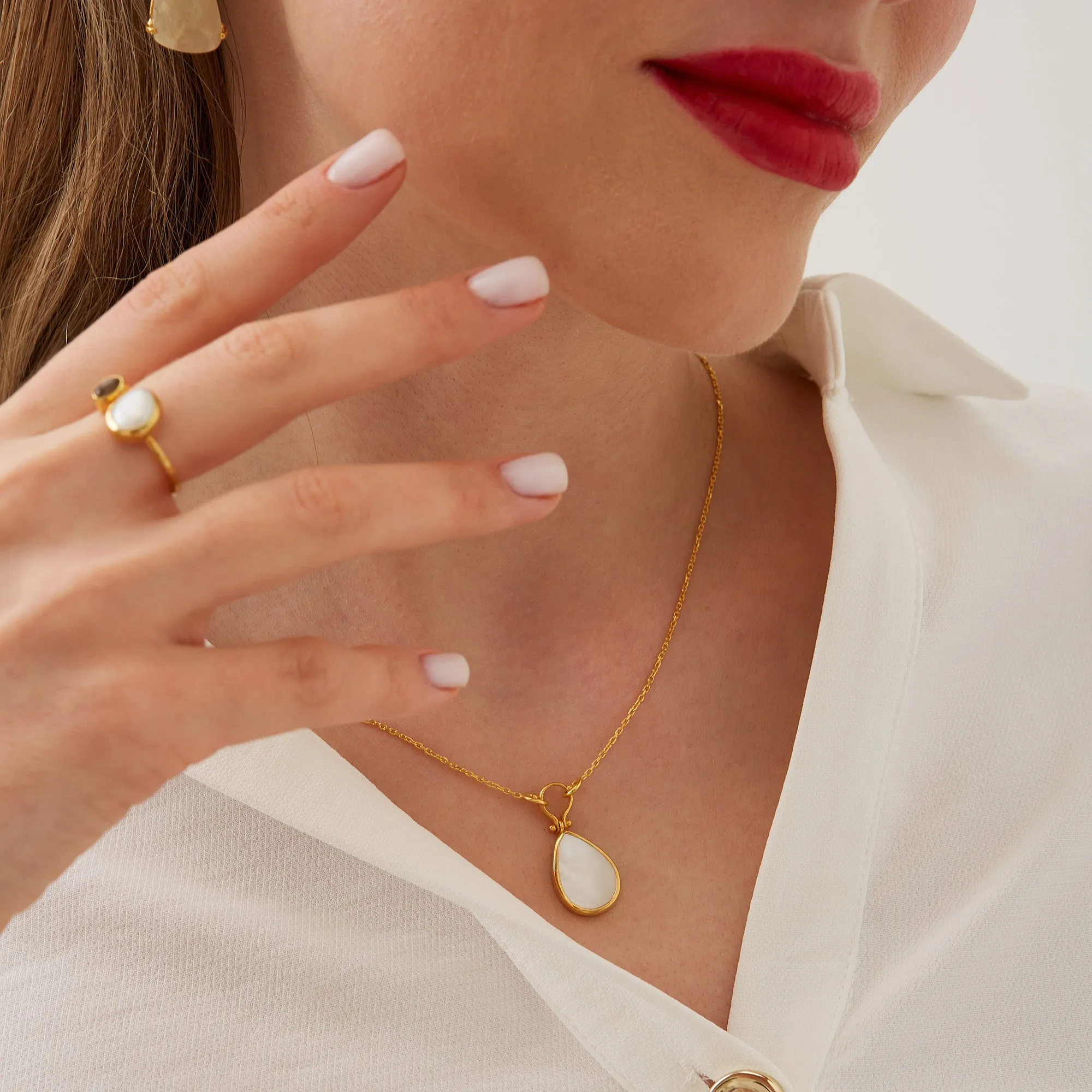 Mother of Pearl Necklace in Sterling Silver sold by Spero London product image thumbnail 5