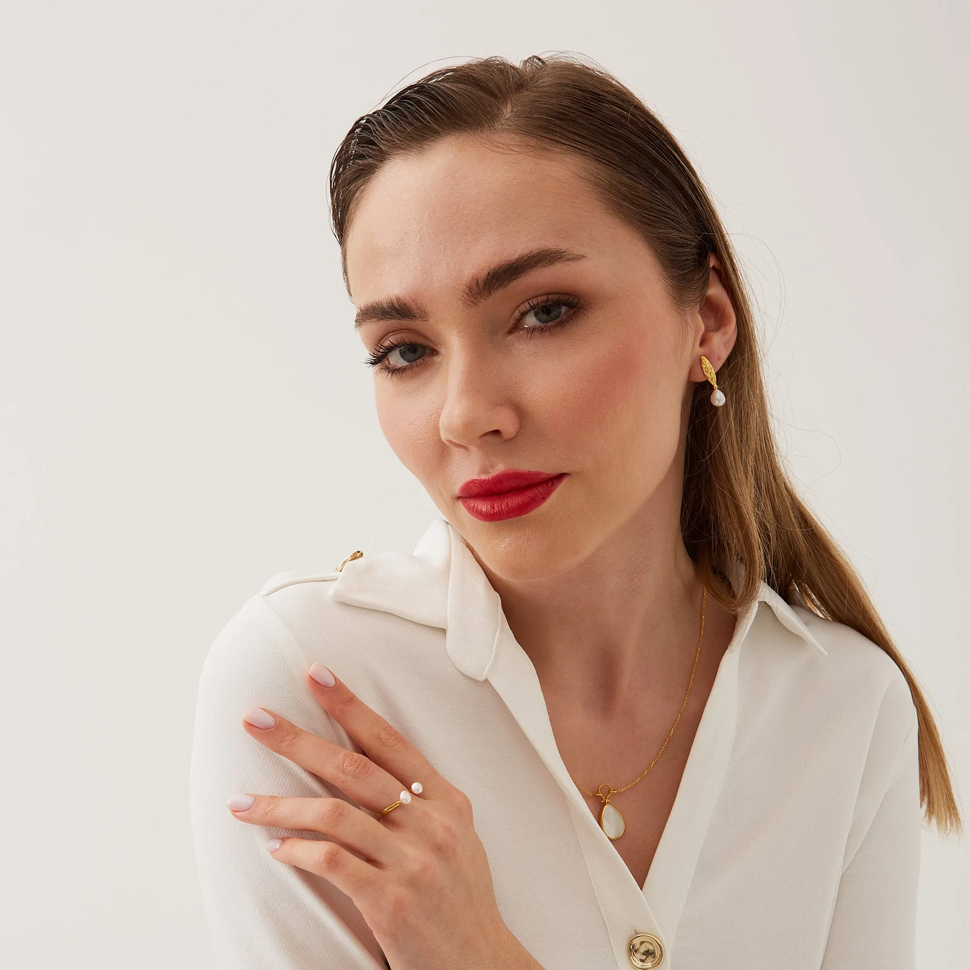 Mother of Pearl Necklace in Sterling Silver sold by Spero London product image thumbnail 3