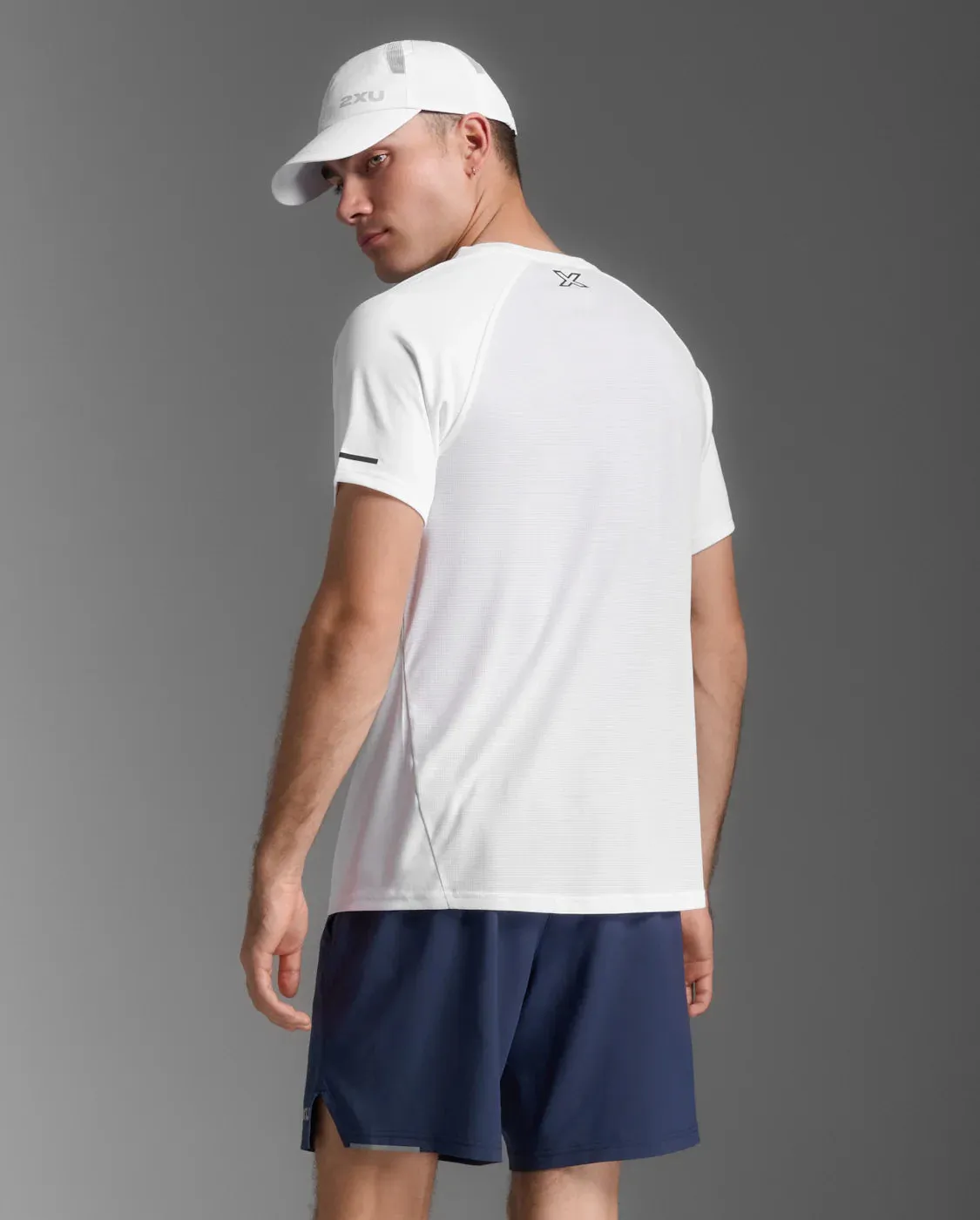 2XU Aero Tee-Aurora Panel/Black Reflective sold by Sportsmans Warehouse product image thumbnail 3