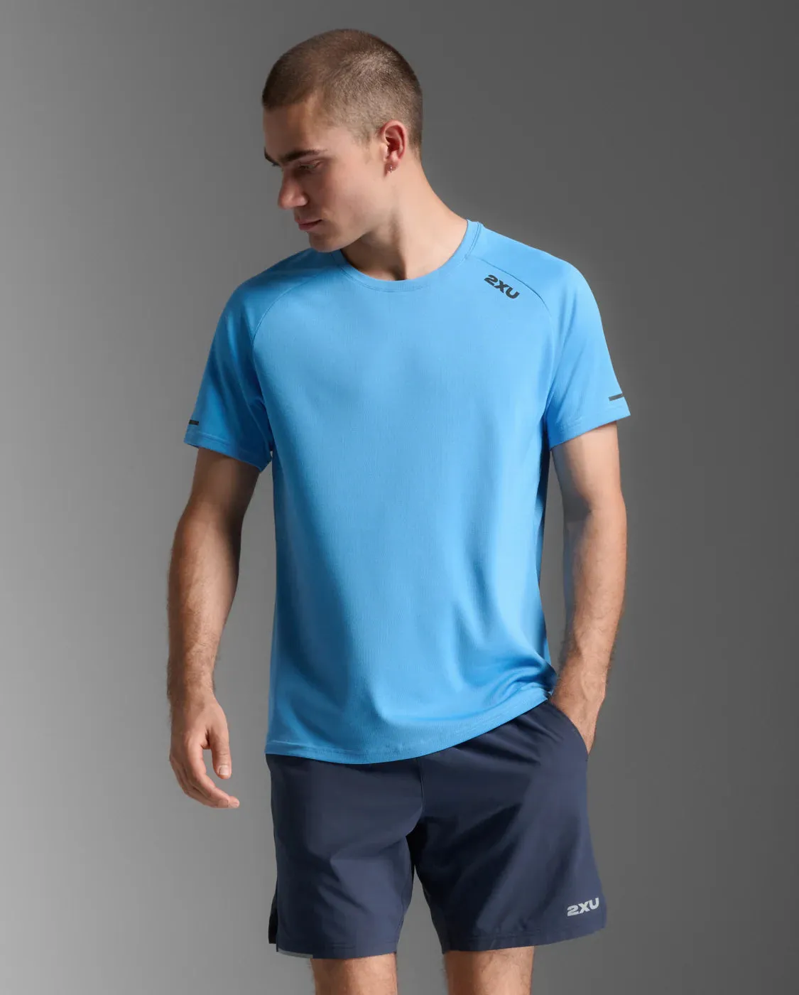 2XU Aero Tee-Azure/Black Reflective sold by Sportsmans Warehouse product image thumbnail 2