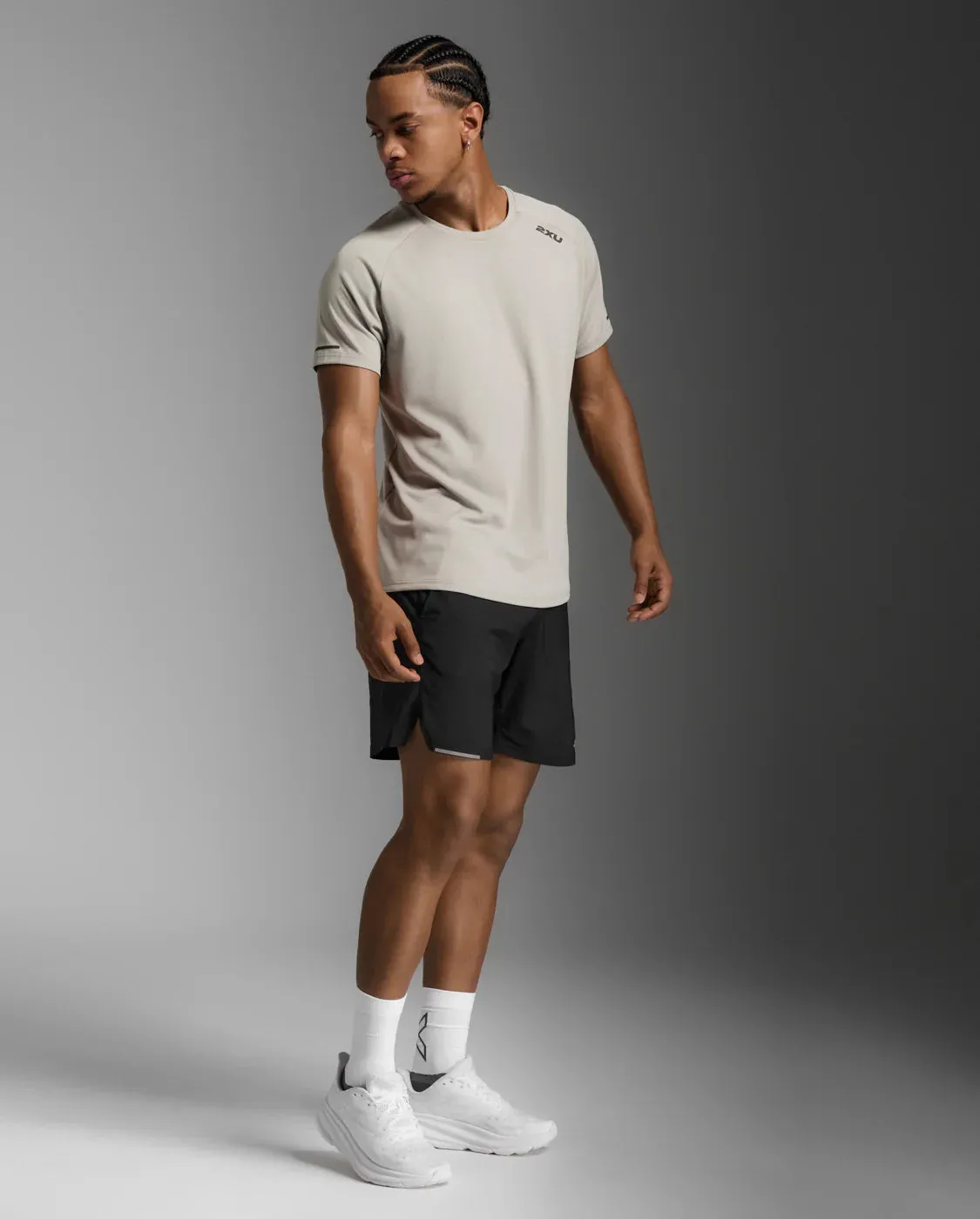 2XU Aero Tee-Carbon/Black Reflective sold by Sportsmans Warehouse product image thumbnail 4