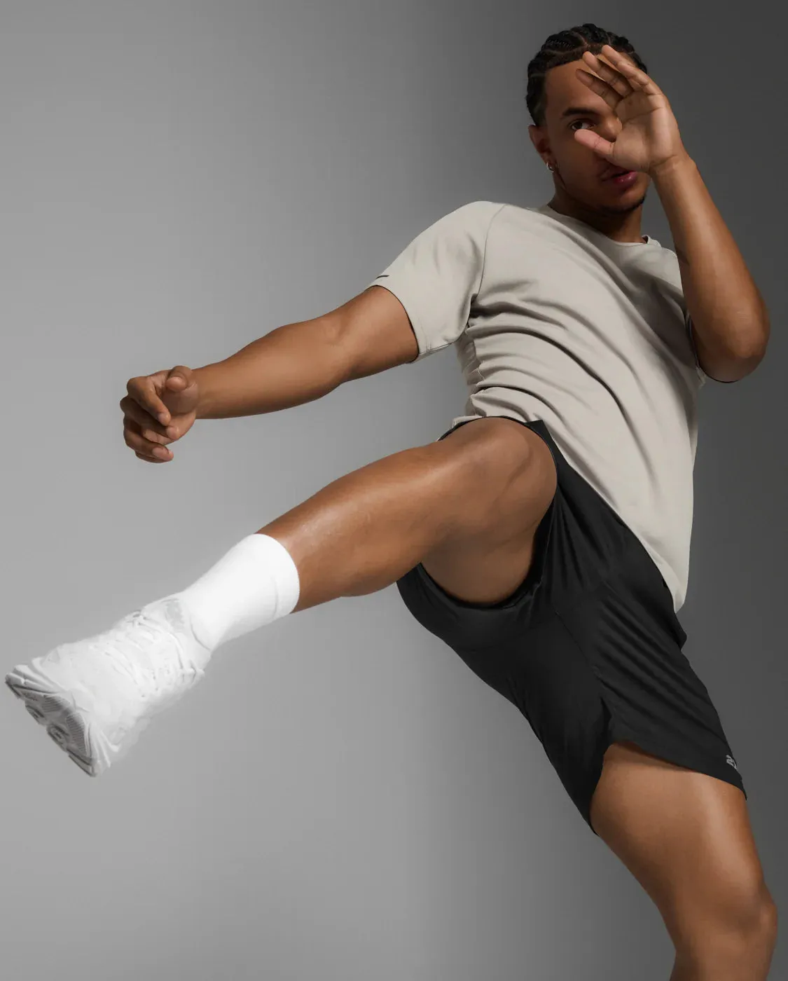 2XU Aero Tee-Carbon/Black Reflective sold by Sportsmans Warehouse product image thumbnail 5