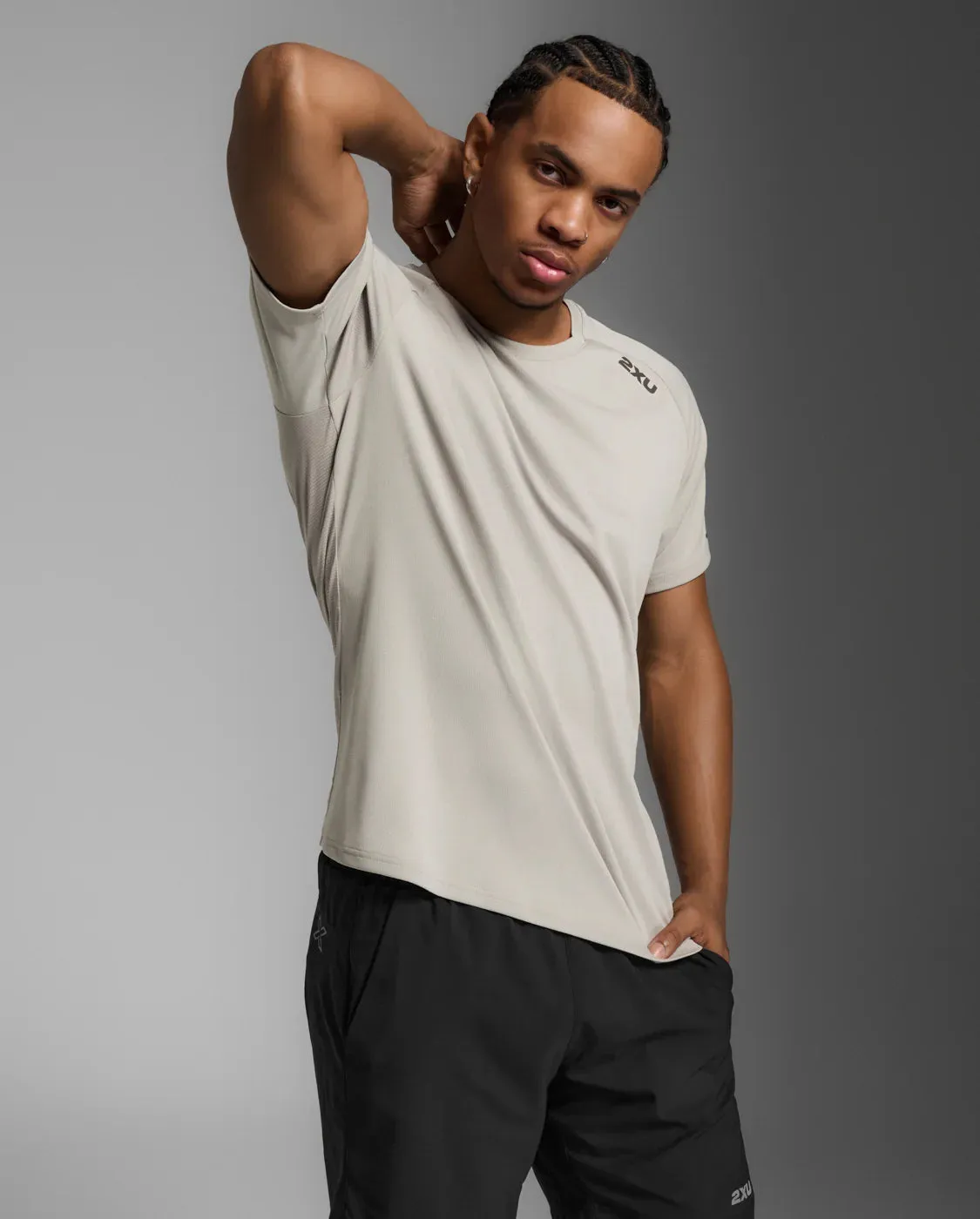 2XU Aero Tee-Carbon/Black Reflective sold by Sportsmans Warehouse