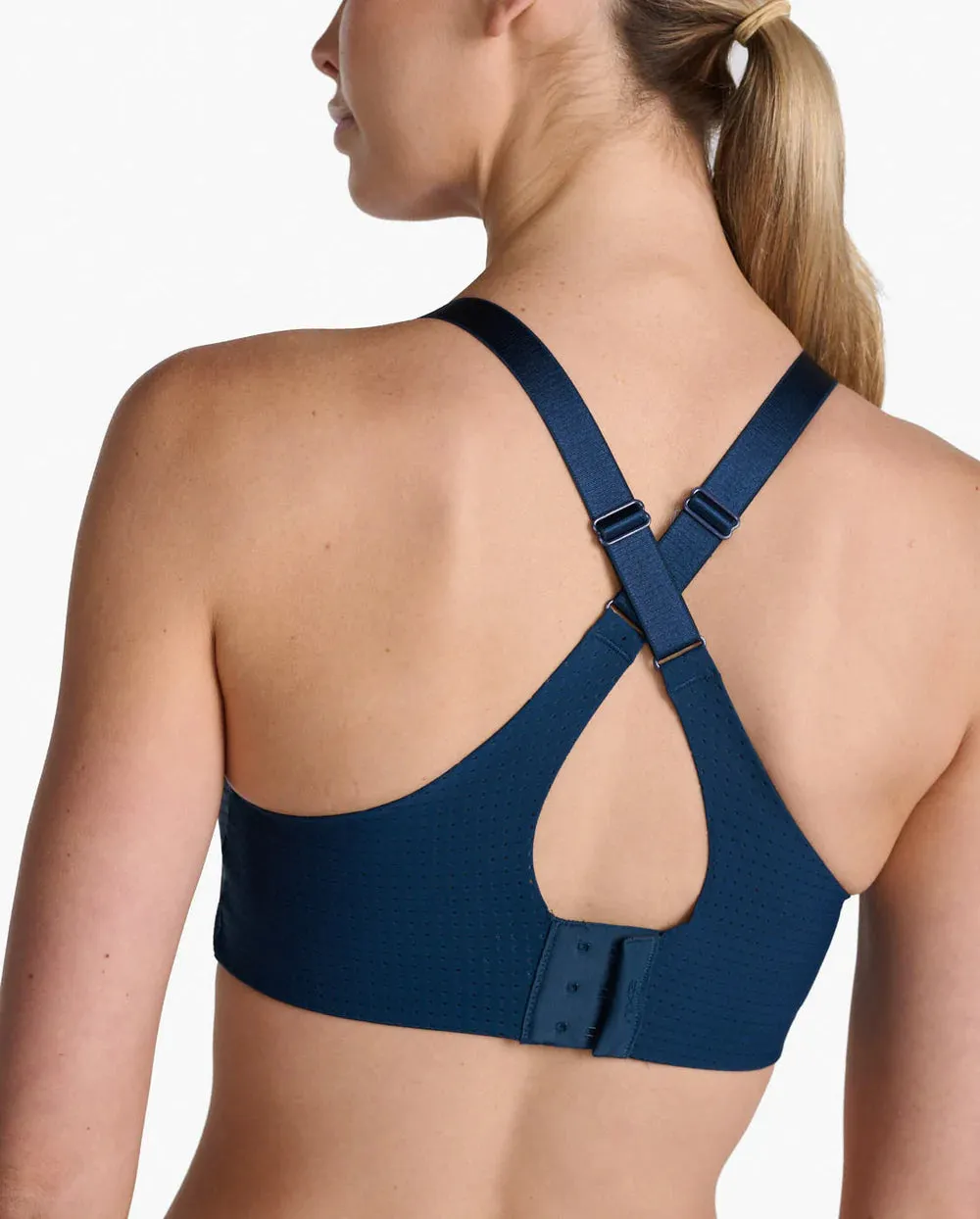 2XU Womens Aero Medium Impact Bra sold by Sportsmans Warehouse product image thumbnail 4