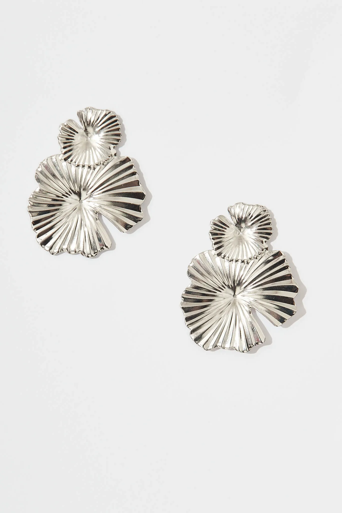 Perla Earrings In Silver sold by St Frock