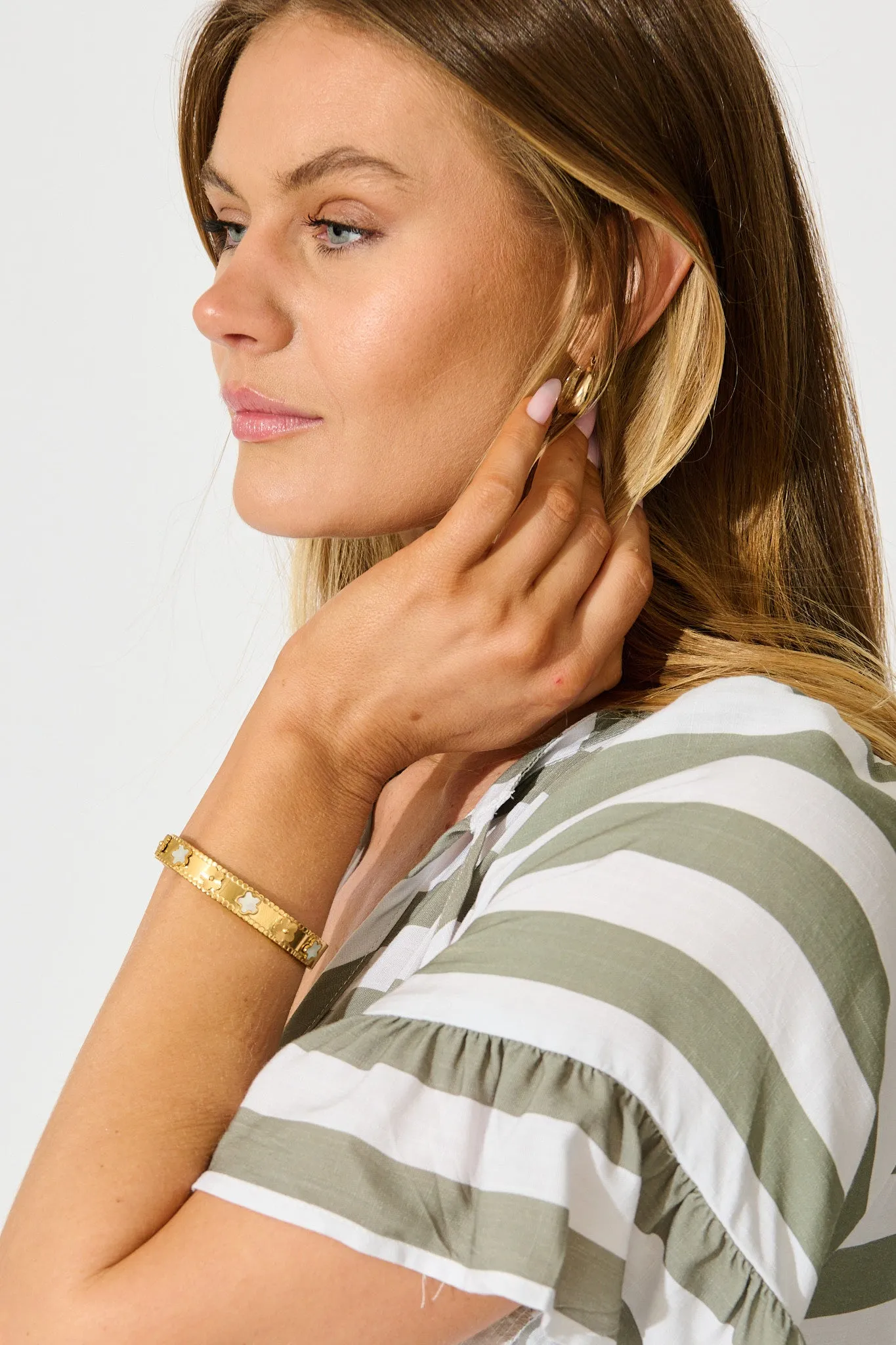 Denzel Bangle in 18K Gold sold by St Frock product image thumbnail 2