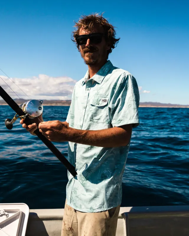 Salty Crew Seafarer Mackerel S/S Tech Woven - MACKEREL sold by Sun Diego Boardshops