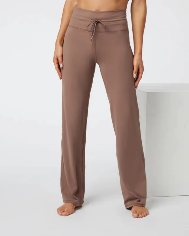 Vuori Daily Wideleg - Clove made by Vuori