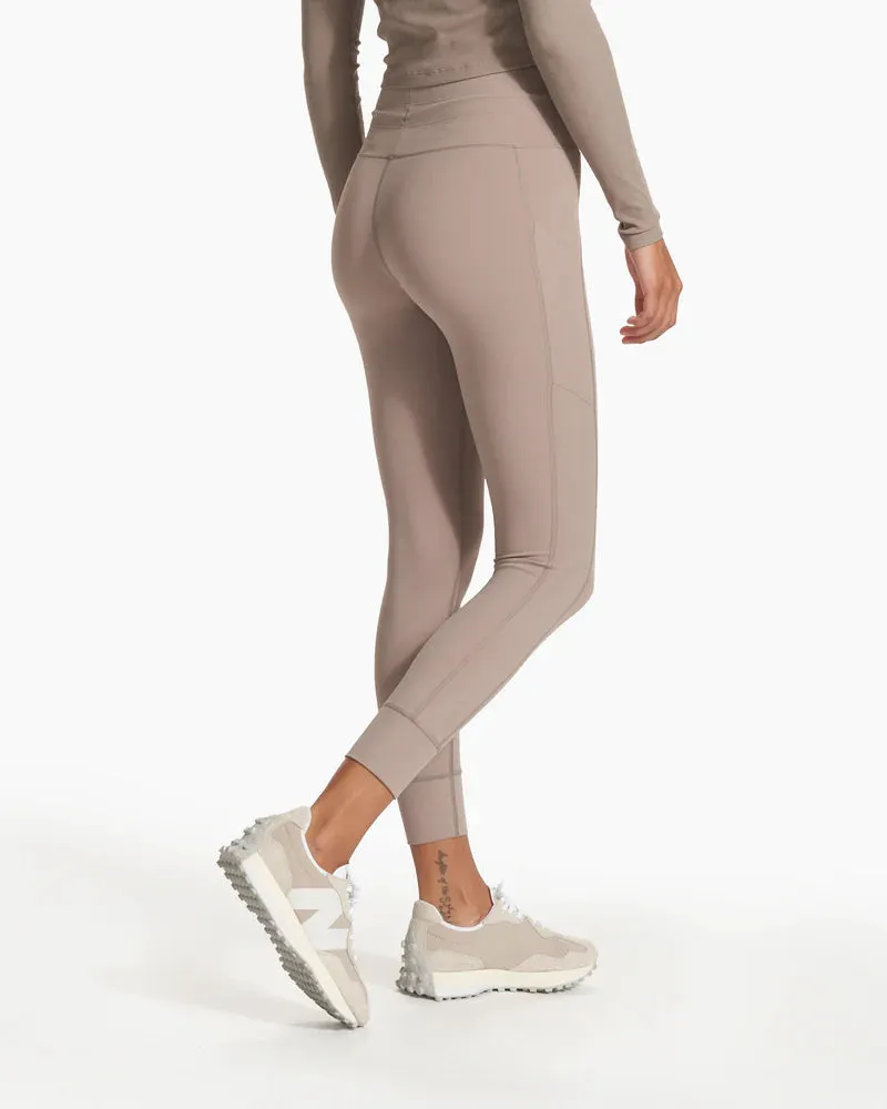Vuori Daily Pocket Legging - Graphite sold by Sun Diego Boardshops product image thumbnail 3